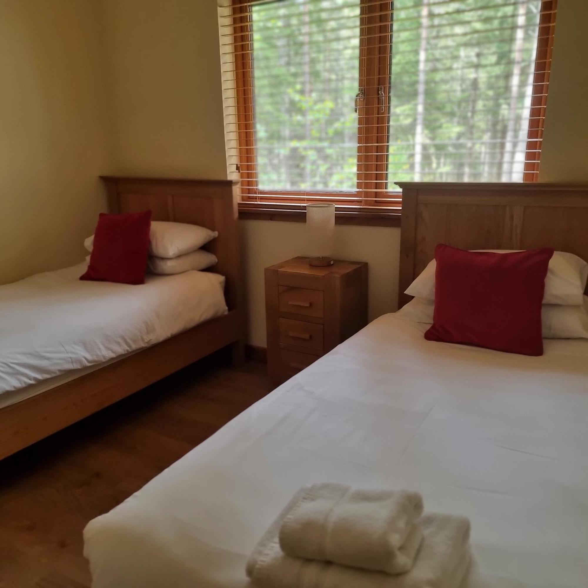 Cairngorm Lodges Абойн Экстерьер фото